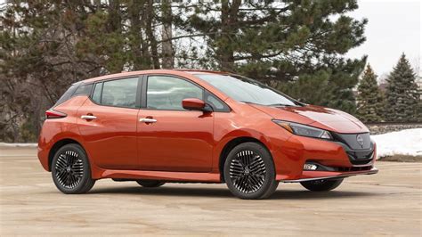 electric vehicle credit 2023 nissan leaf