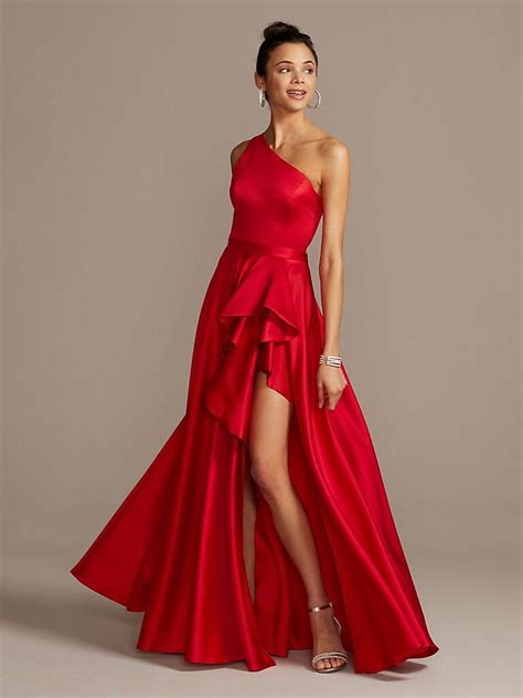 Red Wedding Dress Making It Look Elegant?