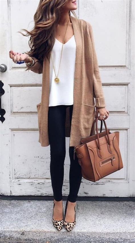 17 Elegant Work Outfits with Flats Every Woman Should Own Trendy