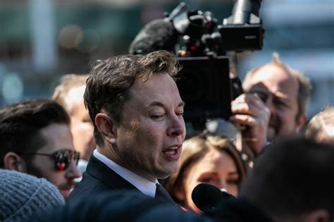 elon musk's dispute with sec