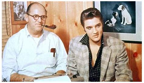 ELVIS PRESLEY with his manager Tom Parker Stock Photo - Alamy