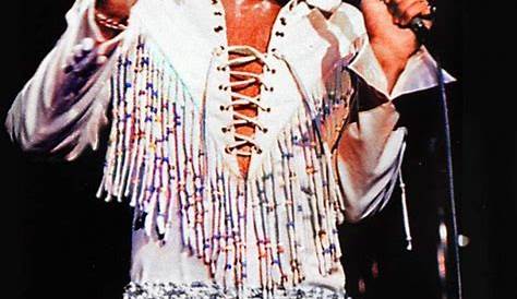 Elvis in concert August 11, 1970 Las Vegas International | Elvis