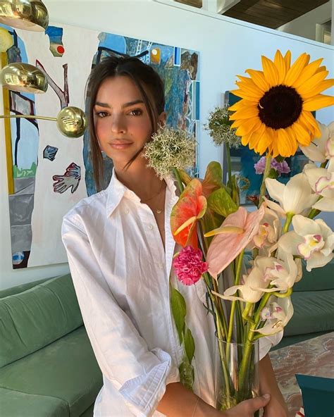 emily ratajkowski flower picture