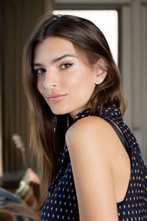 emily ratajkowski photo gallery videos