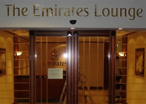 emirates business class lounge sydney airport