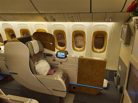 emirates business class sydney to dubai