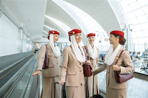 emirates cabin crew