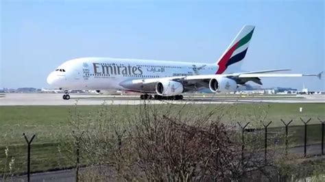 emirates ek 201 flight status