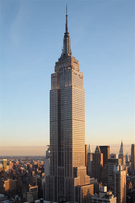 empire state building in new york city