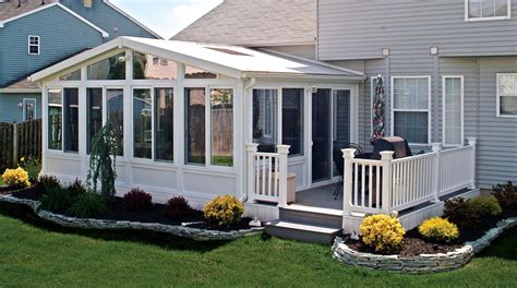 Cool screened in porch & sunroom ideas to try at your house