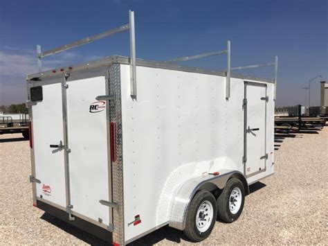 enclosed trailer with roof rack