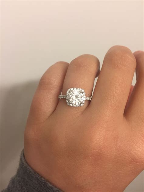 engagement rings for small chubby fingers
