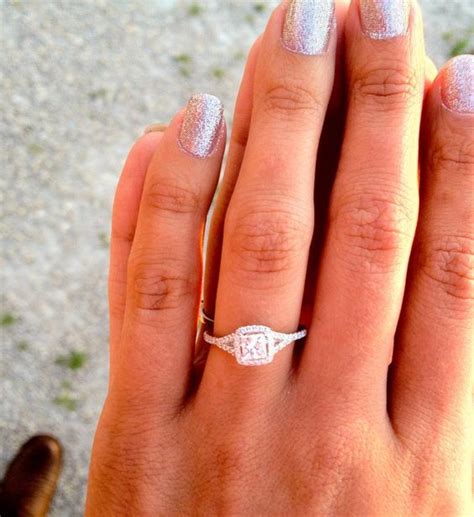 engagement rings for stubby fingers