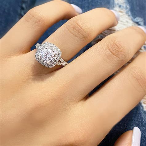 engagement rings round diamond square setting