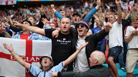 england football fans celebrating