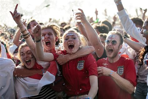english spot football fans