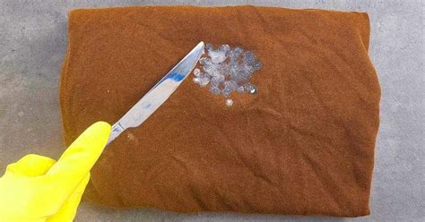 Enlever de la cire de bougie de votre nappe l’astuce parfaite