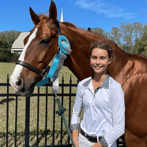 equestrian dies after horse knocks her off