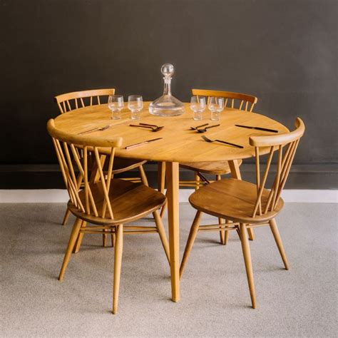 Ercol Style Round Dining Table