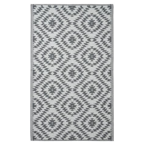 Teppich in FlechtOptik von Ernstings Family ansehen!