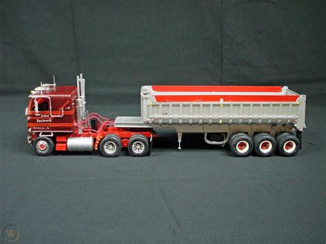 ertl scale model tanker trucks