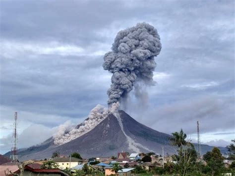 erupsi gunung merapi adalah