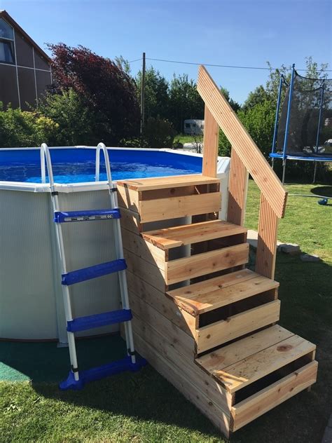 Escalier piscine hors sol Backyard pool landscaping, Swimming pool