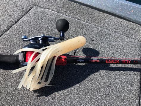 esox toy canne peche leurre pêche brochet geant trophy pike