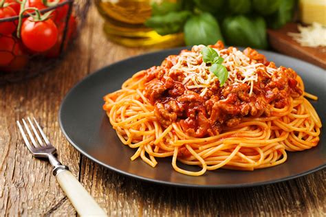 Espaguetis a la boloñesa Recetas de comida italiana