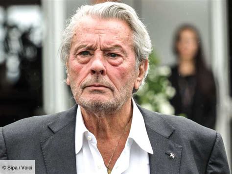 est ce que alain delon est mort