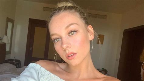 ester desnuda exposito