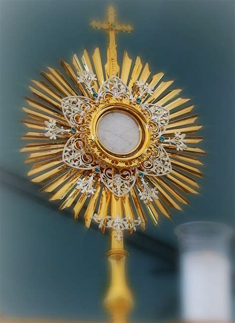 eucharistic adoration on holy thursday