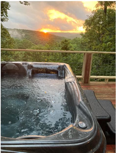 eureka springs ar cabins with hot tubs