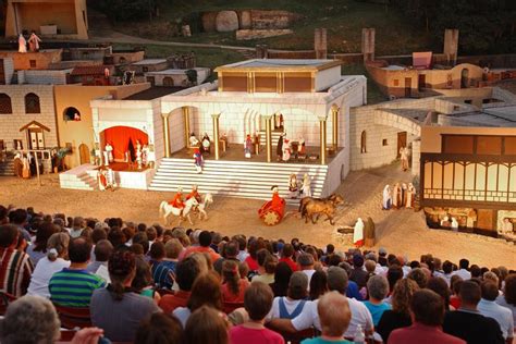 eureka springs passion play schedule
