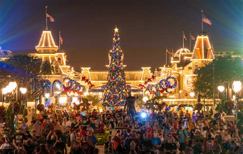 euro disney christmas 2023