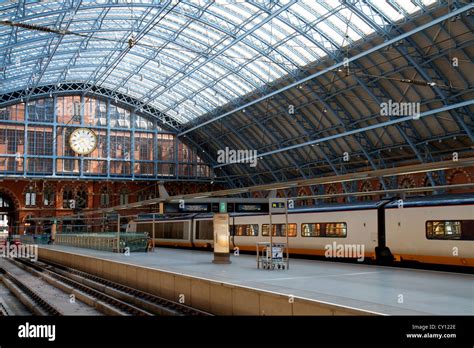 eurostar platform at st pancras