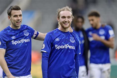 everton player reviews today