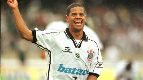 ex jogador marcelinho carioca