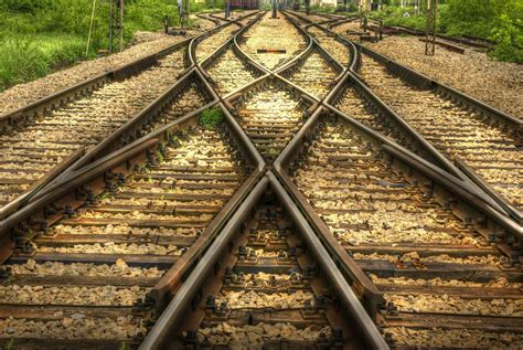 example of intersecting lines in real life