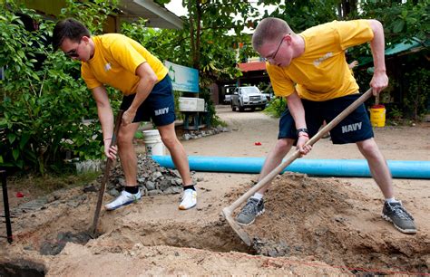 examples of community service in school