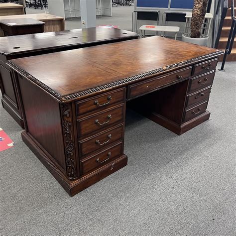 Executive Desk Used