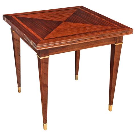 expandable card table