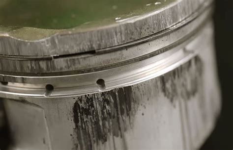 Expanding Piston Skirts