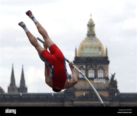 Explain Clearing The Bar In Pole Vault