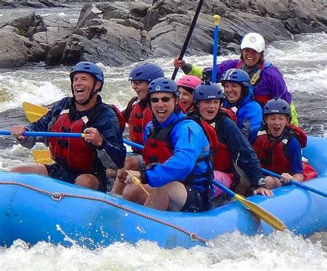 Rafting on the New River USA Raft