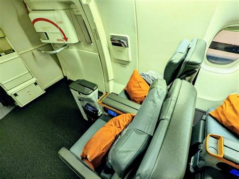 extra legroom seat singapore airlines