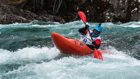 Whitewater Adrenaline Rush Extreme Kayaking [45 Photos, 5 Videos]