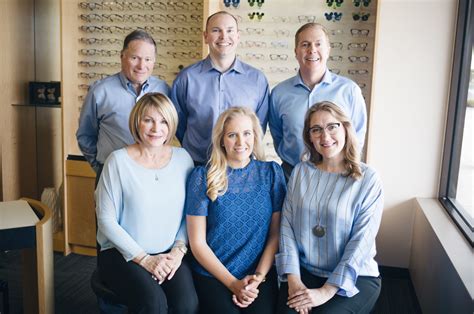 eye care centers open on sunday