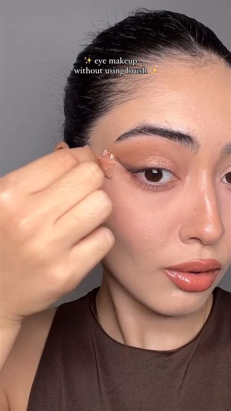 Eye Makeup Without Brush