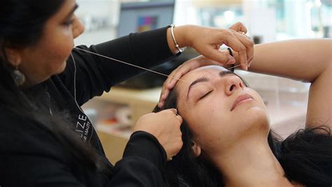 Eyebrow Threading Professional
